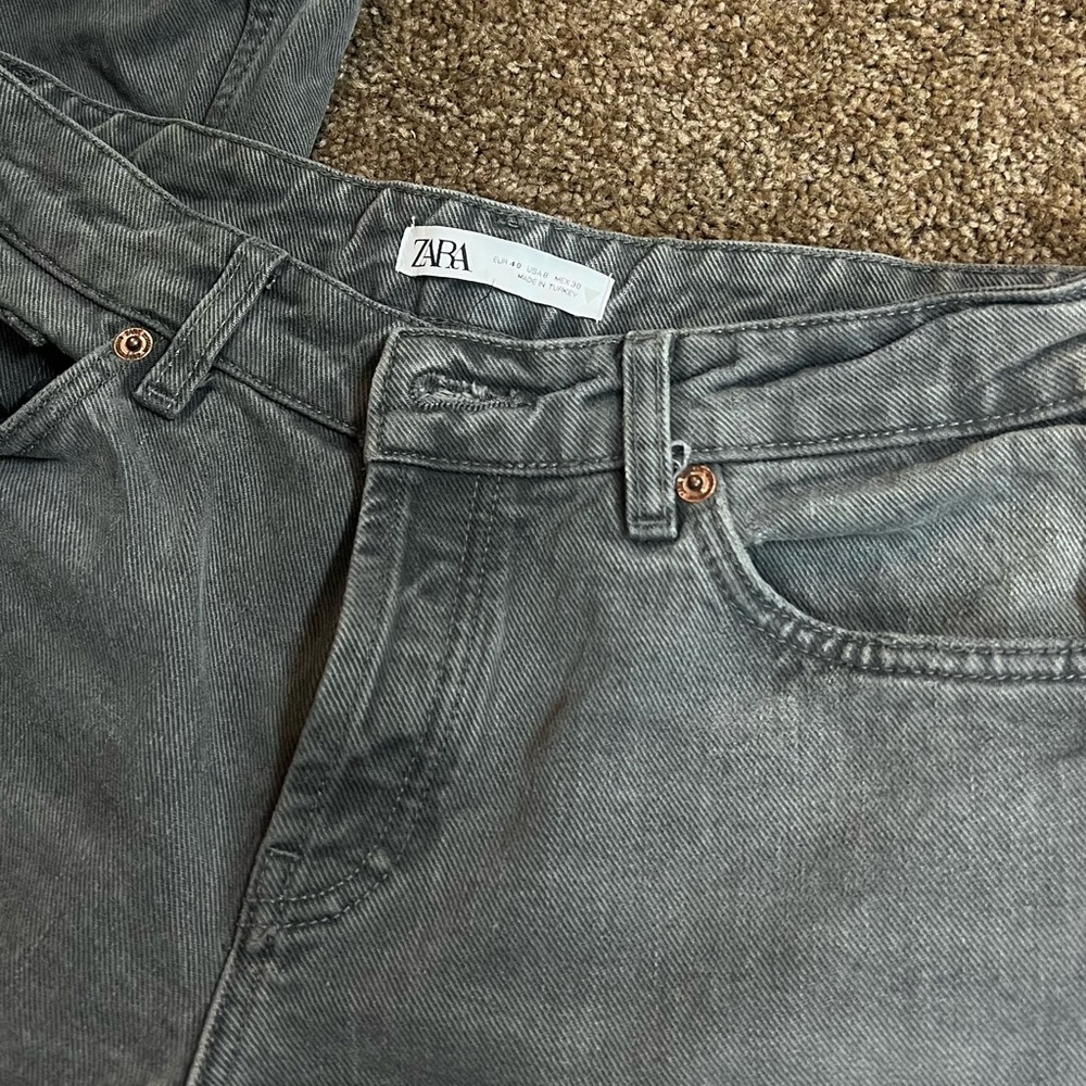 ZARA GREY STRAIGHT LEG JEANS